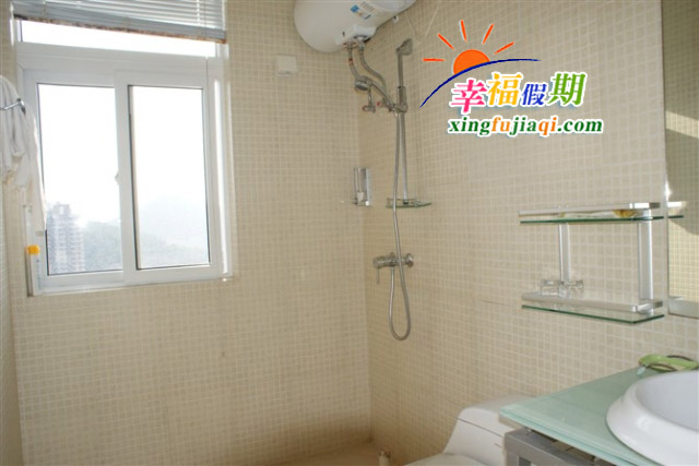 三亚蔚蓝休闲居蓝海豪苑小区超豪华海景A19c房卫生间