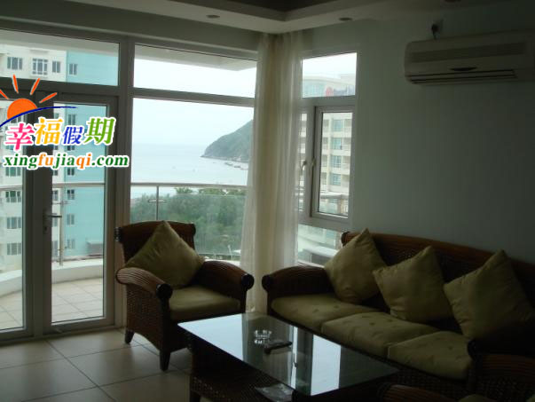 三亚蔚蓝休闲居蓝海豪苑小区超豪华海景B7d房客厅阳台